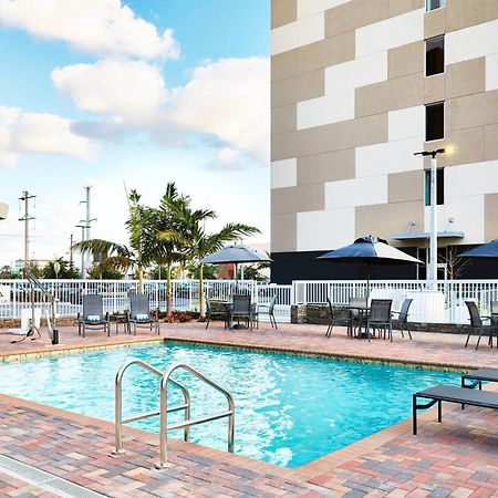 Fairfield Inn & Suites By Marriott Miami Airport West/Doral Exterior foto
